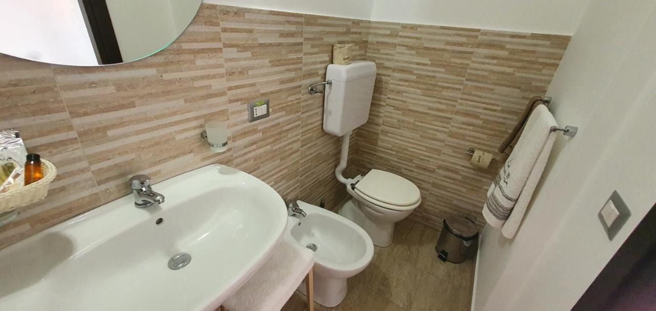 Lindos Bed and Breakfast Gela Buitenkant foto